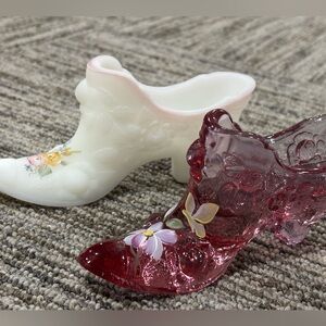 👠 Fenton Glass Hand Painted Shoe Signed 👠